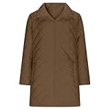 Affrontez le froid avec style grâce à cette doudoune indispensable pour femme. Son design matelassé et son rembourrage épais offrent une excellente isolation, ce qui en fait le choix idéal parmi les doudounes polyvalentes pour femme, pour un confort optimal tout au long de la journée lors de vos trajets hivernaux ou de vos aventures en plein air.