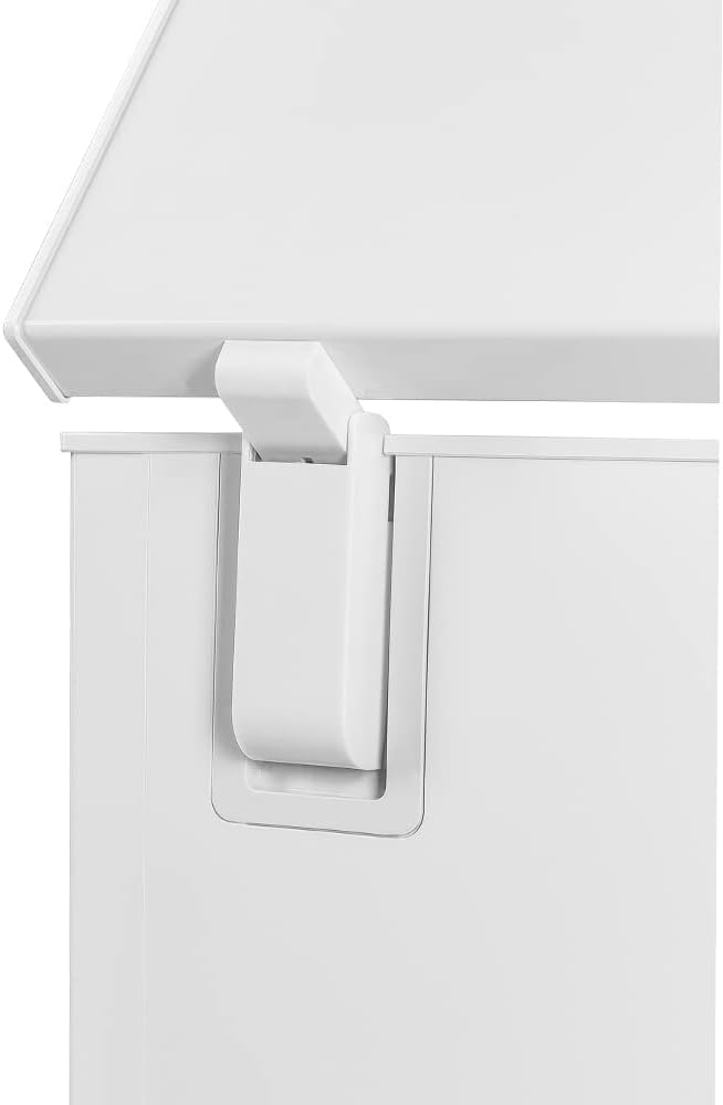 Close-up of the CHiQ FCF142D Chest Freezer's lid hinge mechanism.