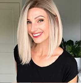Perruque blonde platine pour masquer la perte de cheveux avec réalisme