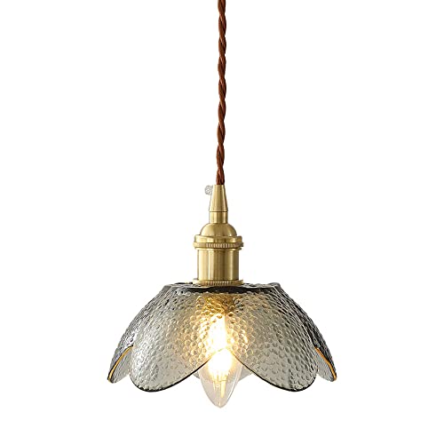 Suspension en verre pétale pour une entrée chaleureuse et lumineuse