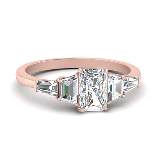 Anillo de compromiso de oro rosa con cinco piedras de talla esmeralda trapezoidal 3