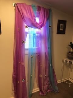 Kenyon Creek Juego de cortinas de dos paneles con bufanda  Estrellas y mariposas que brillan en la oscuridad  Ideal para decoración de dormitorio de