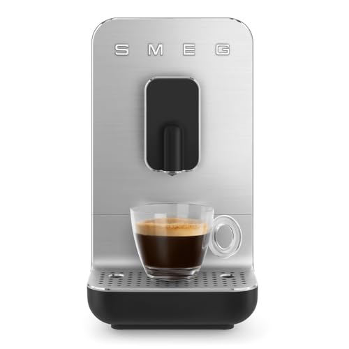 Smeg, Machine à Café Expresso Automatique BCC11BLMEU, Broyeur à grain intégré, Système Thermoblock, Réservoir d'Eau 1,4 L, Bac Récupérateur Amovible, Dimensions Compactes, 1350W, Noir