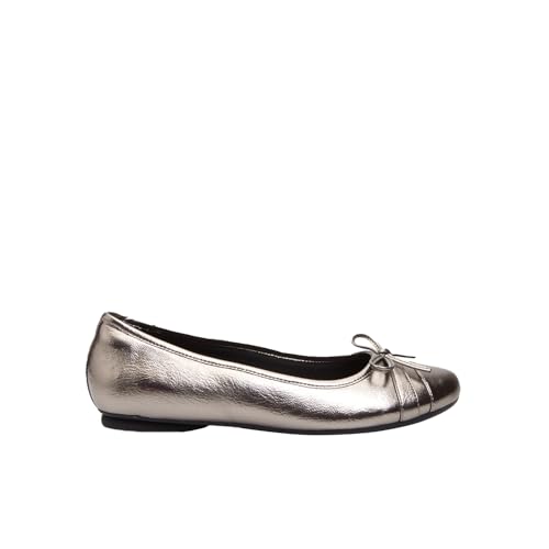 Eleganza contemporanea: Grazie al loro design raffinato e alla varietà di colori e stili, le ballerine sono un must-have per chi ama essere sempre al passo con la moda.