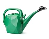 Robuste Konstruktion: Hergestellt aus strapazierfähigem Kunststoff, der UV-beständig und widerstandsfähig gegen Beschädigungen ist, garantiert diese Gießkanne eine lange Lebensdauer.