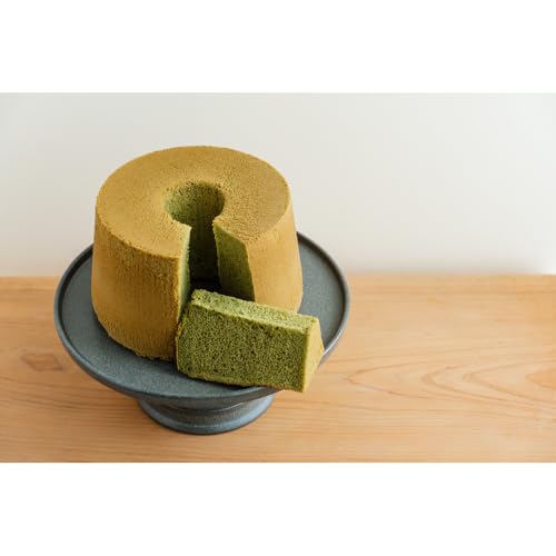 西尾の極上抹茶を使用したしっとりふわふわの米粉しふぉんケーキ