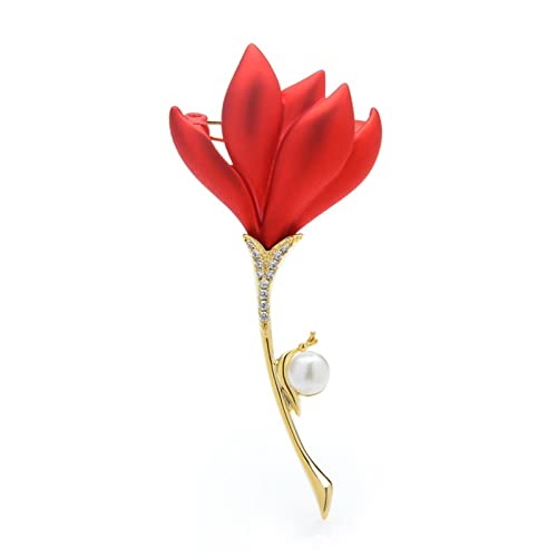 Broche magnolia rouge élégante pour rehausser une tenue simple sans changer de garde-robe