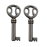 Polyvalence : la clé squelette antique à corps creux peut être utilisée comme un substitut de clé à une variété de meubles anciens, tels que les armoires de style chinois, les armoires curieuses, les armoires, les horloges de grand-père, les bureaux d'écriture, etc., montrant sa large applicabilité.