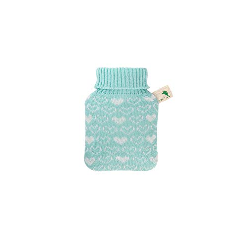 Hugo Frosch Mini-Wärmflasche 0,2l – Made in Germany – mit weichem Strickbezug Herzen Türkis – kleine, auslaufsichere Bettflasche für unterwegs