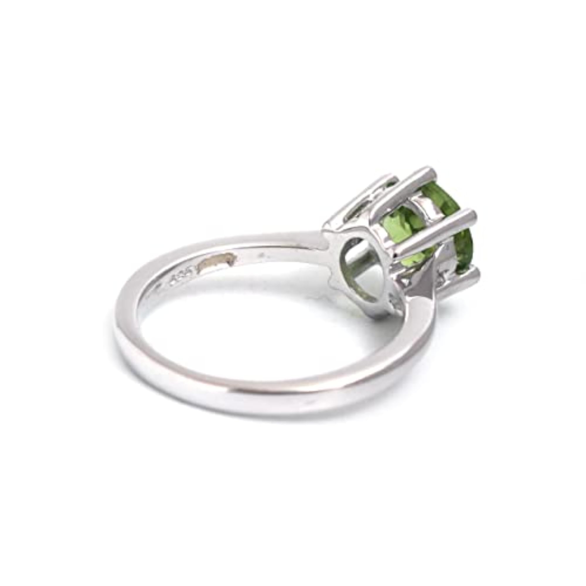 Women's 925 Sterling Silver Natural Green Peridot Gemstone Ring