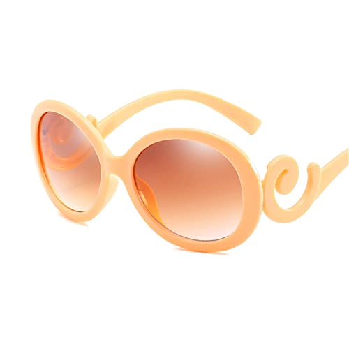 Lunettes de soleil femmes papillon idéales pour vos terrasses d'été et sorties en ville