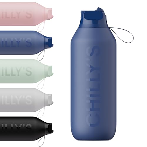 Chilly's Botella de agua Serie 2 Flip con Tapa Deportiva - Botella de Acero Inoxidable con Aislamiento al Vacío, Pajita, Asa de Transporte y Cepillo de Limpieza - Sin Sudor - 500ml - Whale Blue