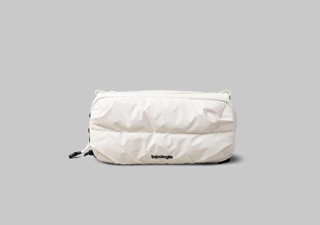 Amazon.co.jp: Final Body Topology Bottle Sacoche, White