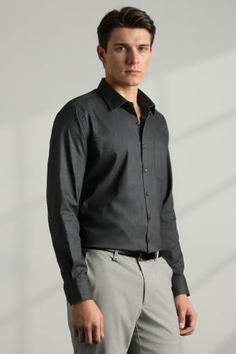 Image of Van Heusen Men Cotton Solid Slim Fit Formal Shirt
