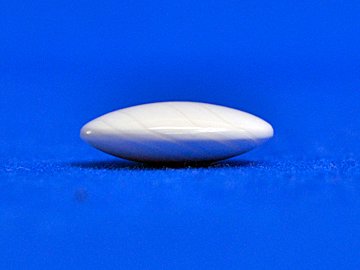 碁盤　ハマグリ碁石付き Amazon | 囲碁 日向特製蛤碁石 22号 実用 厚み6.3mm 将碁屋椿油