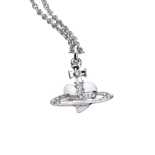 Collier planète Saturne pour éviter les bijoux ternes avec style créatif