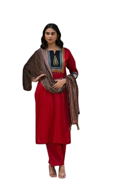 Kurta Set en soie Gajji et imprimé Ajrakh, le costume indien ethnique de luxe