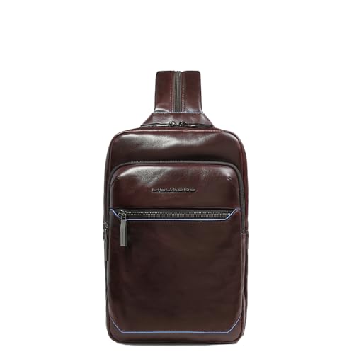 Design Elegante e Funzionale. Monospalla in pelle dal design versatile e contemporaneo, ideale per professionisti e viaggiatori. Si trasforma facilmente in zaino, offrendo uno stile raffinato e praticità in ogni occasione.
