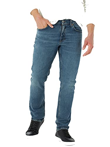 Image of Lee Men's Legendary Regular Fit Tapered Leg Jean