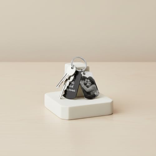 WORKIRAN Personalisierter Schlüsselanhänger mit Fotogravur und Liebestext, Schwarz-Weiß Dog Tag Anhänger, Individuelles Paar-Geschenk mit Beidseitigem Druck