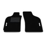 fiat strada 4x4 MATERIAL: Alfombrillas fabricada en moqueta de alta calidad. Resistente pero suave al tacto, garantiza una excelente durabilidad en el tiempo, a pesar del uso frecuente y diario. Inodoro, retardante de llama y fácil de lavar. El fondo de goma granulada antideslizante garantiza la adherencia al suelo y evita que el agua penetre en el coche. Confeccionado con un diseño que garantiza comodidad y elegancia. 100% Hecho en Italia.