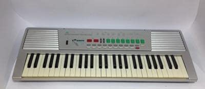 GLOBO PIANOLA C/GAMBE 54 TASTI 86CM - [Giocattolo]