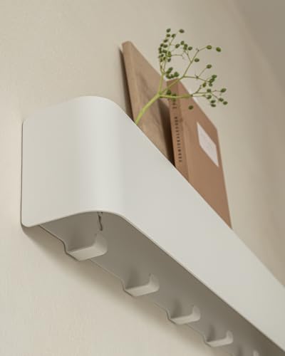 Kazai.® Wandgarderobe ’Tone’ | Moderne Garderobe mit versteckten Jackenhaken und Ablage | Design Flur-Garderobenleiste aus Metall | Hakenleiste Wand-Montage | Weiß