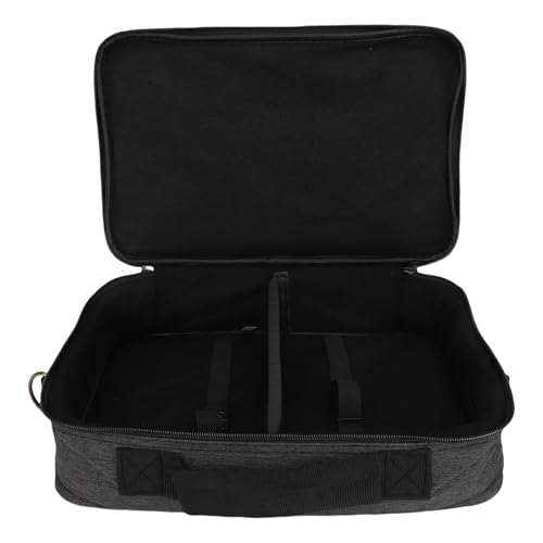 Conveniente carico: questa borsa per il trasporto del pedale degli effetti è dotato di una maniglia imbottita morbida e spessa, una tracolla staccabile e regolabile (può essere immagazzinata nella tasca con zip posteriore) e un cinturino per bagagli sul retro, rendendo facile da trasportare.
