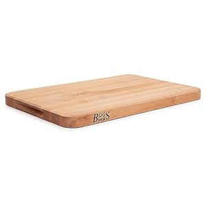 John Boos Boos Block Chop-N-Slice Series Reversible Wood Cutting Board with Integrated Finger Grips, 1.25-Inch Thickness, 20″ x 14″ x 1 1/4″, Maple