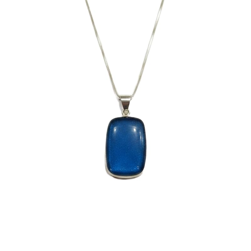 Pendentif en quartz bleu véritable et sa chaîne d'exception aux finitions soignées