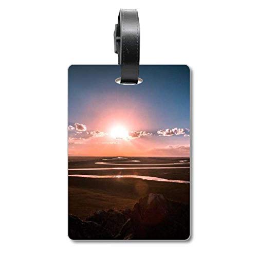 Étiquette de valise voyage rouge et ciel foncé pour l'identification de bagage