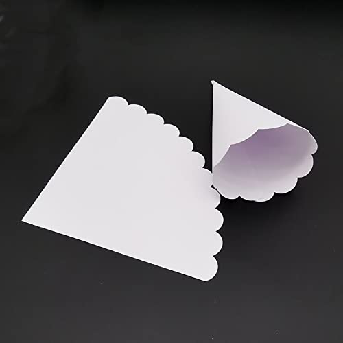 RUIYWEN 50 Conos de Papel Blanco Conos de Arroz para Boda, con Cinta Adhesiva de Doble Cara, para el Día de San Valentín, Invitados de Boda, Fiesta (15x15 cm, Borde Ondulado)