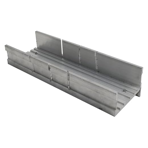 Caja ingletes - herramienta de metal, precisión en cortes a 45° y 90°, ideal para madera y molduras. Duradera y fácil de usar.*