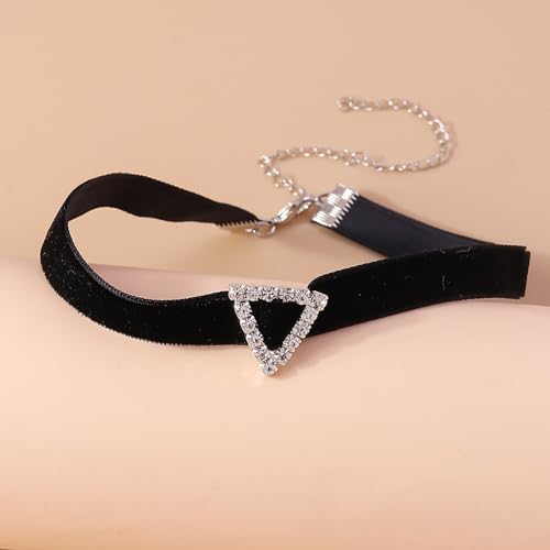 Ras du cou en cristal et velours : collier géométrique chic et réglable