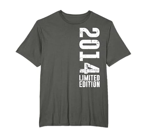 Diseño de cumpleaños edición limitada y vintage 2014 Camiseta | Ya disponible en tu tienda friki favorita! En mundofriki.es!