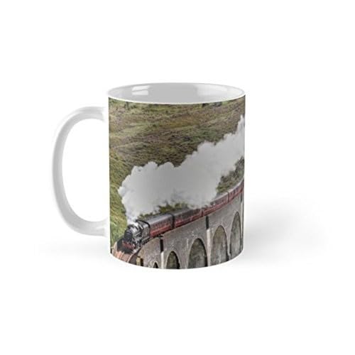 Pyramid International Steam Train On Glenfinnan Viaduct Mug (One Size) (White/Green)