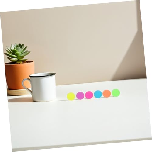 Balles élastiques multicolores : lot de 100 jouets pour la classe