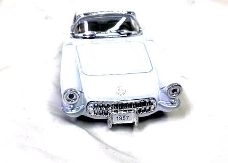 コルベット シボレー　ホワイト ミニカー　モデルカー Amazon | おもちゃ 1957 chevrolet シボレー corvette コルベット 1:34