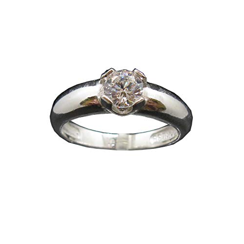 Bague en argent 925 et zircone cubique 5.5mm : l'éclat précieux et intemporel d'un bijou ciselé