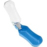 CARACTERÍSTICAS: Botella portátil de agua para mascotas de 500 ml con bebedero plegable; Gracias a su diseño permite llevar más cantidad de agua en un conjunto más pequeño; Práctico para todo tipo de perros; Botella transparente y bebedero de color azul.