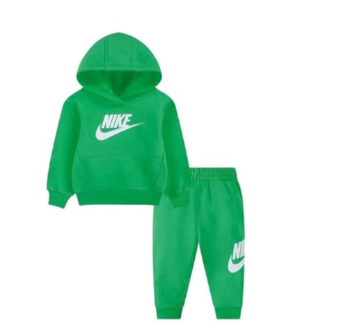 NIKE -TUTA COMPOSTA DA FELPA E PANTALONE -FELPA CON CAPPUCCIO -FELPA CON TASCHE A MARSUPIO -FELPA CON LOGO RICAMATO -PANTALONE CON GIROVITA REGOLABILE CON CORDINO -PANTALONE CON ORLO ELASTICO verde E5
