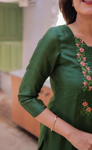 Image of Women Cotton Kurta Pant Set with Chanderi Cotton Dupatta | 3-Piece Straight Fit 3 /4 Sleeves Kurta with V-Neck | Ethnic, Festive & Casual Wear for Women| 3 Piece Set