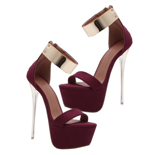 Talons hauts argentés d'exception : chaussures de bal en daim pour femme