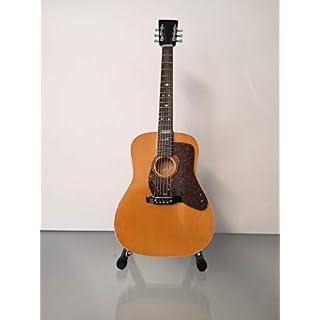 Lester Flat – Guitare acoustique miniature - Les Beatles, Paul McCartney, John Lennon, RIngo Starr, George Harrison Lester Flat - Guitare acoustique miniature – Image 4