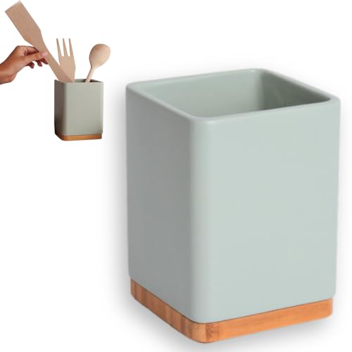 KOOK TIME Porta utensilios de cocina - Bote para utensilios cocina de cerámica y bambú - Soporte utensilios cocina cuadrado - Verde Salvia mate - 10.5 x 10.5 x 15 cm