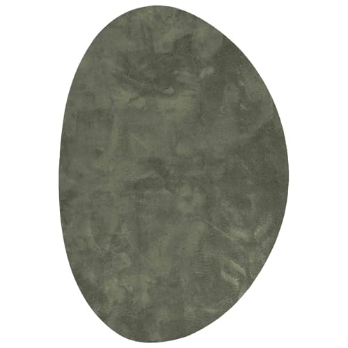 Tapis douillet vert forêt HUARTE 160x230 au design moderne chic