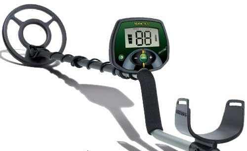 Design Portatile: Struttura leggera e compatta ideale per lunghe sessioni di ricerca, perfetta sia per principianti che per appassionati di metal detecting in parchi, spiagge e terreni vari