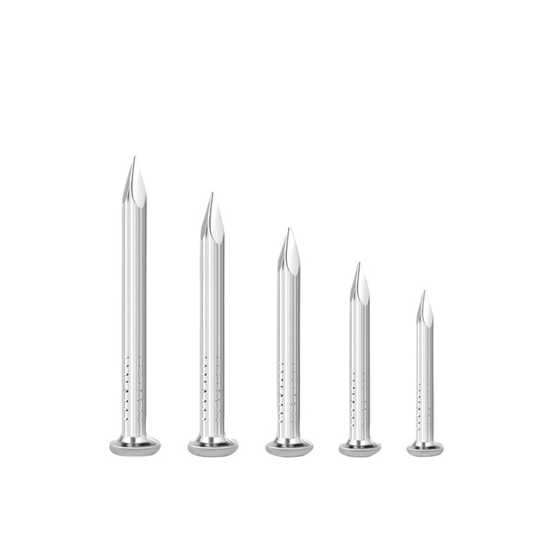 Clavos para hormigón de 100 mm para fijar vigas de madera en el garaje