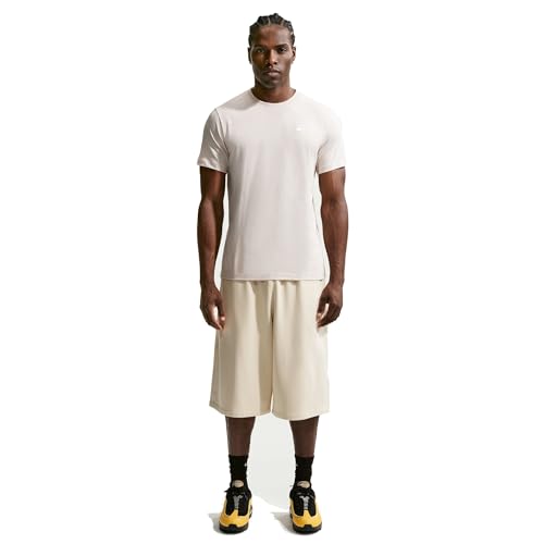 Image of Nike Men's Sportswear Club T-Shirt