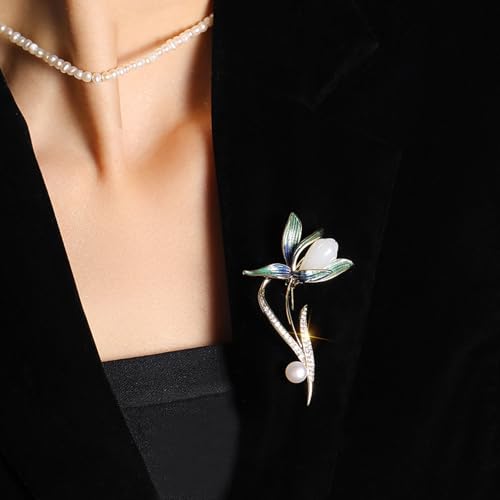 Broche de flor de magnolia esmaltada un regalo sofisticado con perlas 4